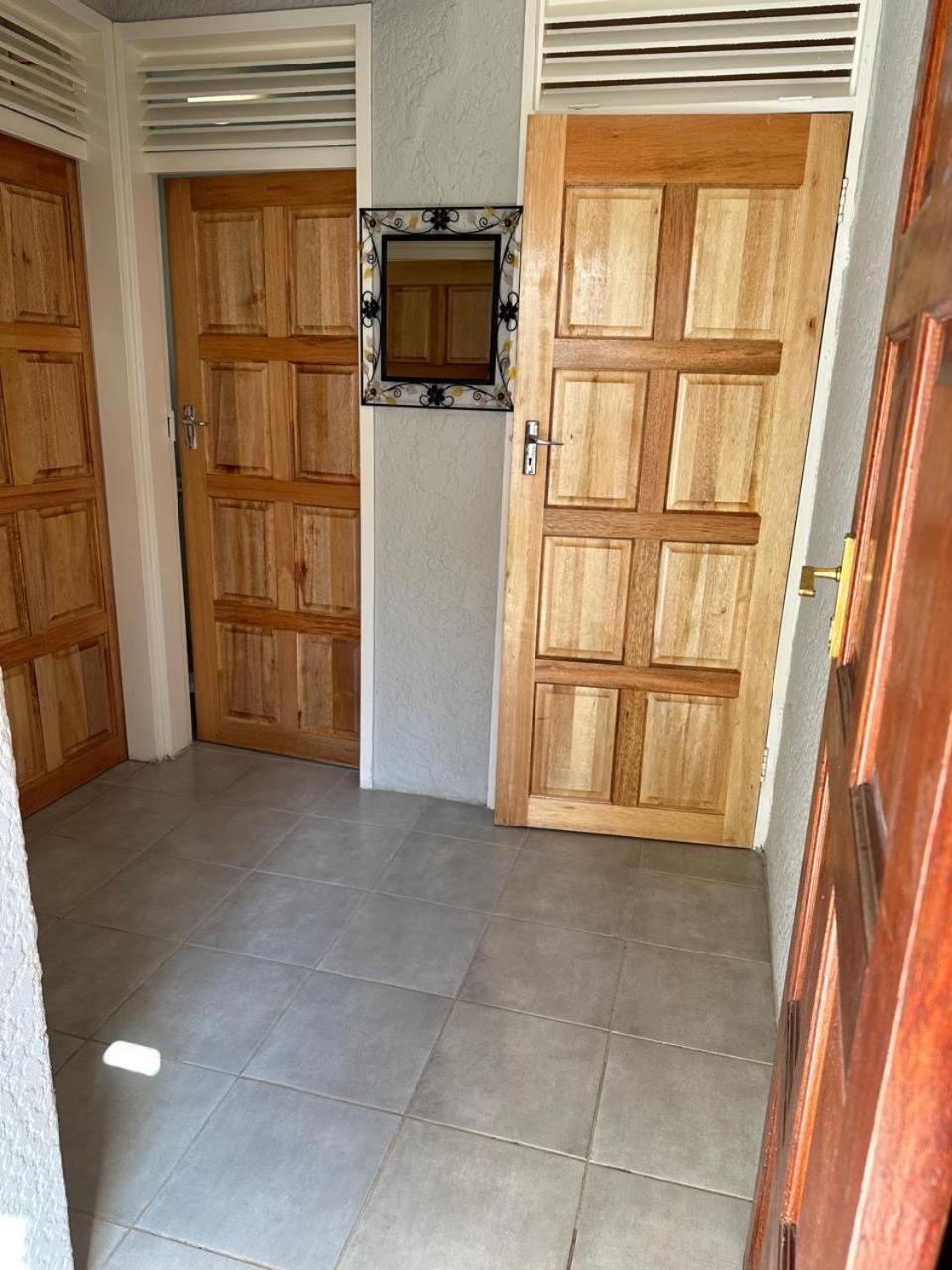 Bagley Terrace 136 Cottage Йоганнесбурґ Екстер'єр фото